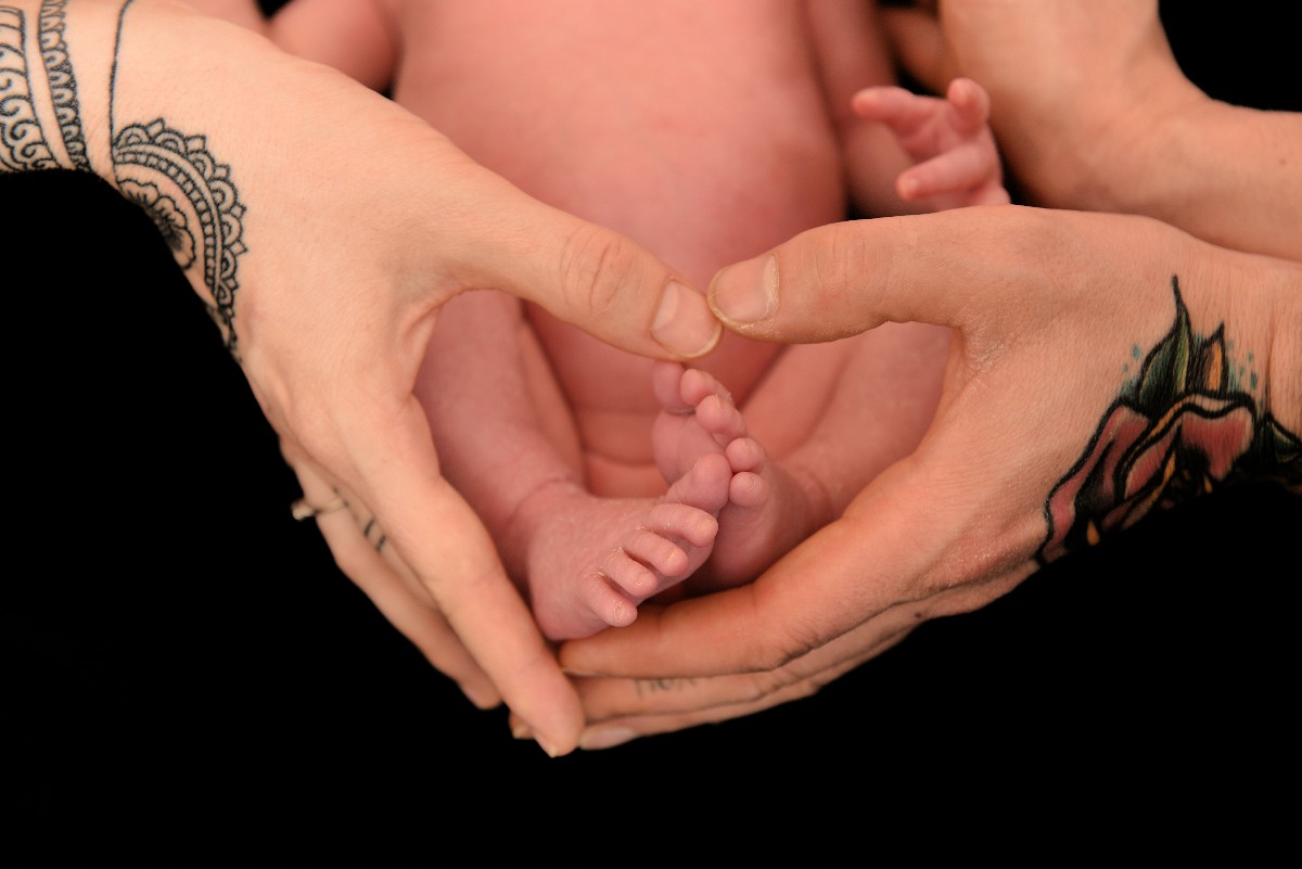 Foto neonato fotografo bimbo appena nato Fabio Riccioli Roma